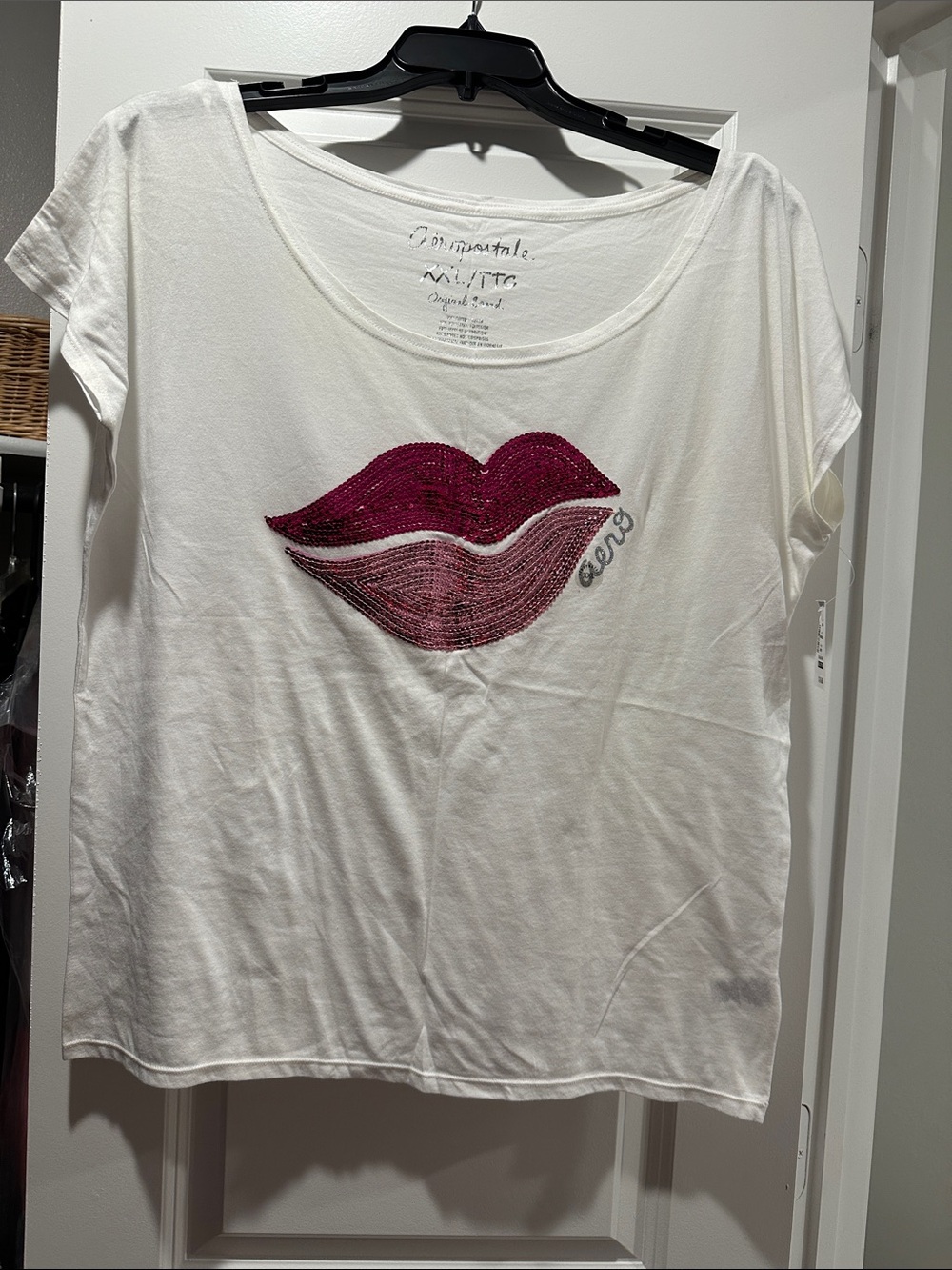 Aeropostale White Off Shoulder Short-Sleeve Tee with Pink Sequin Lip Graphic